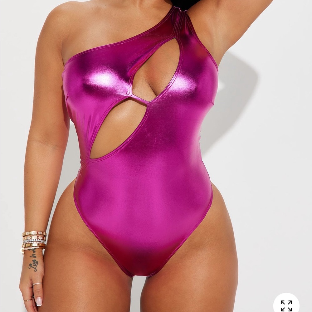 Fashion Nova Metallic Fuchsia One-Shoulder Cutout Bodysuit